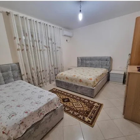Evita Apartment *